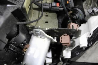 Peugeot 208  picture 23