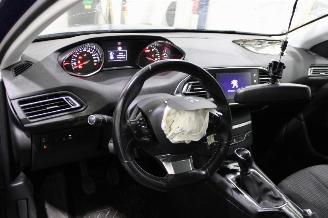 Peugeot 308  picture 10