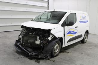 Salvage car Peugeot Partner  2022/9