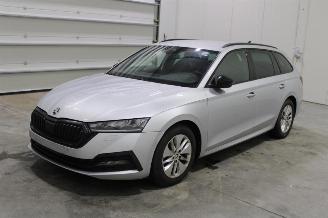 uszkodzony samochody osobowe Skoda Octavia  2021/6