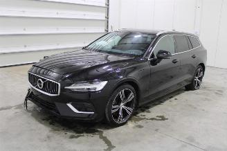 krockskadad bil auto Volvo V-60 V60 2019/6