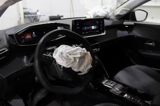 Peugeot 208  picture 9