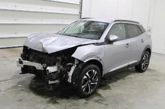 krockskadad bil auto Peugeot 2008  2021/4