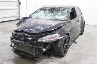 damaged passenger cars Volkswagen Golf  2019/7