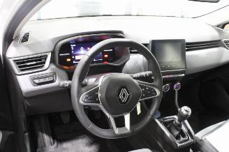 Renault Clio  picture 9