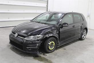 Vaurioauto  passenger cars Volkswagen Golf  2017/11