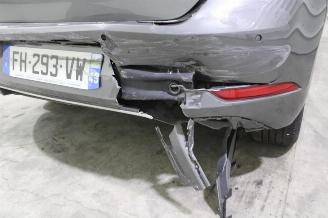 Volkswagen Golf  picture 9