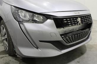 Peugeot 208  picture 6