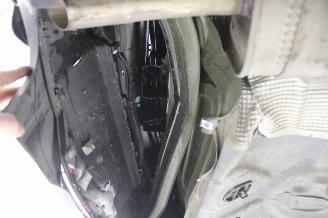 Peugeot 208  picture 16