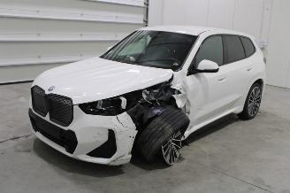 Vaurioauto  passenger cars BMW iX1  2023/12