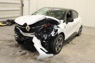 damaged passenger cars Renault Captur  2023/1
