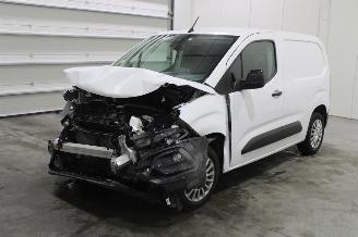 skadebil auto Toyota ProAce CITY 2024/5