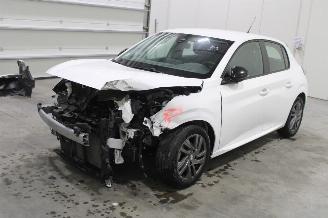  Peugeot 208  2023/4