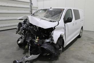 Autoverwertung Opel Vivaro  2023/8