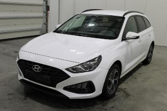 Vaurioauto  passenger cars Hyundai I-30 i30 2020/11