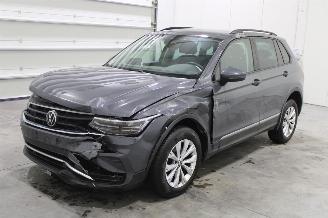 uszkodzony samochody osobowe Volkswagen Tiguan  2023/3