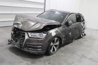  Audi Q7  2018/9