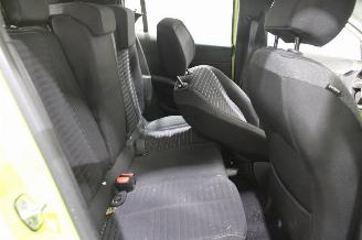 Peugeot 208  picture 12
