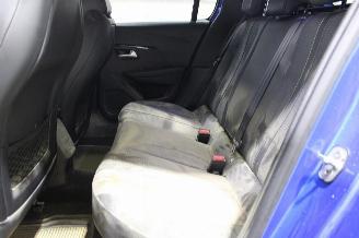 Peugeot 208  picture 10