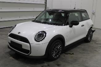 skadebil auto Mini Cooper C 2024/9