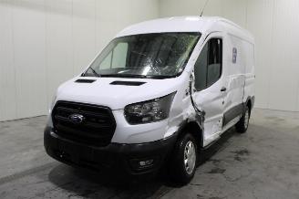 damaged passenger cars Ford Transit  2023/9