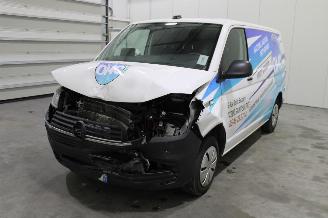 skadebil auto Volkswagen Transporter T6 2024/5