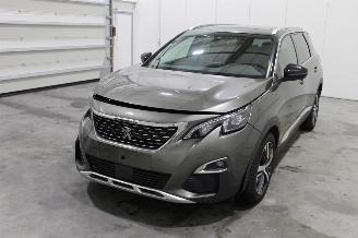 Vaurioauto  passenger cars Peugeot 5008  2019/8
