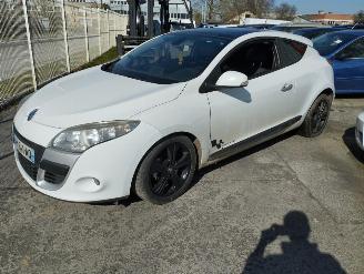 damaged passenger cars Renault Mégane Megane 2010/3