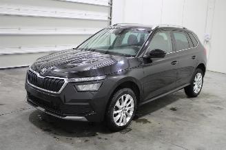 uszkodzony samochody osobowe Skoda Kamiq  2023/9