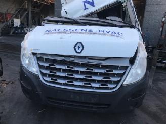 Salvage car Renault Master DIESEL - 2300CC - 92KW 2011/1
