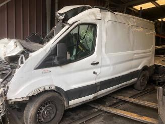 Salvage car Ford Transit Diesel - 2200cc - 92kw 2015/1