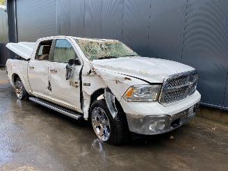 Salvage car Dodge Ram Pick Up 1500 Crew Cab (DS/DJ/D2) Pick-up 5.7 Hemi V8 4x4 Pick-up  Benzine 5.654cc 295kW (401pk) 4x4 2014/8