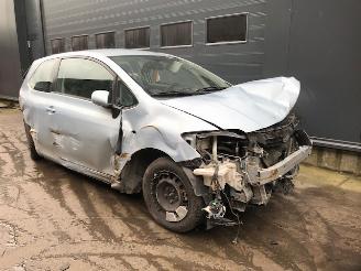 Vrakbiler auto Toyota Auris (E15) Hatchback 2006 / 2012 1.4 D-4D-F 16V Hatchback  Diesel 1.364cc 66kW FWD 2008/1