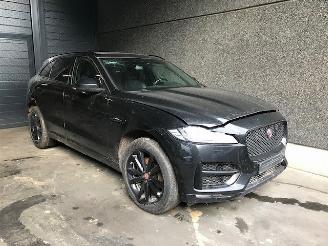 Salvage car Jaguar F-Pace SUV 2018 2.0 D 180 16V AWD SUV  Diesel 1.999cc 132kW (179pk) 4x4 2018/1