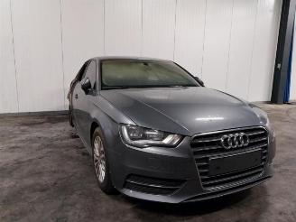 Coche siniestrado Audi A3 A3 Sportback (8VA/8VF), Hatchback 5-drs, 2012 / 2020 1.6 TDI Ultra 16V 2016/1