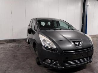 Vrakbiler auto Peugeot 5008 5008 I (0A/0E), MPV, 2009 / 2017 1.6 HDiF 16V 2013/9