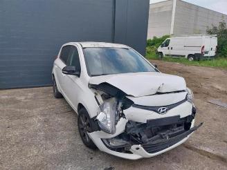 Coche siniestrado Hyundai I-20 i20, Hatchback, 2008 / 2015 1.2i 16V 2014/2