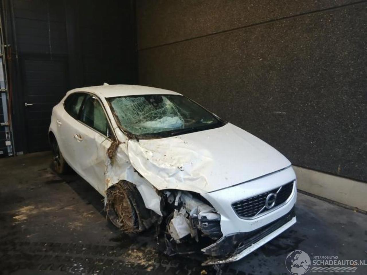 Volvo V-40 V40 (MV), Hatchback 5-drs, 2012 / 2019 2.0 D2 16V