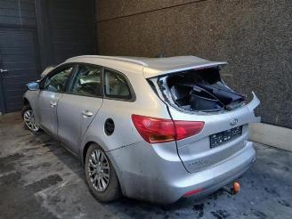 demontáž osobní automobily Kia Cee d  2013/10