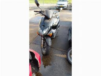 Coche siniestrado Honda e-  2005/8