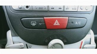 Peugeot 107 107, Hatchback, 2005 / 2014 1.0 12V picture 5