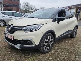 krockskadad bil auto Renault Captur CAPTUR  13TCE 150 PK AUTOMAAT 69000KM AIRBAG RIJDBAAR 2019/3