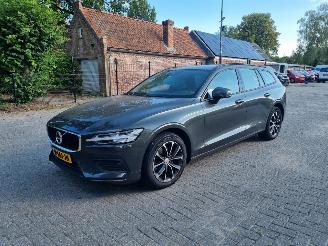 Unfallwagen Volvo V-60 B3 Aut. Navi Led 2021/6