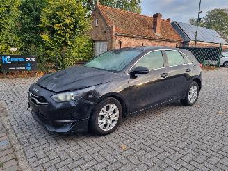 krockskadad bil auto Kia Ceed 1.0 TGDI Aut. Navi Camera 2024/10