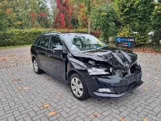 Voiture accidenté Skoda Fabia 1.0 TSI DSG 70KW 2022/9