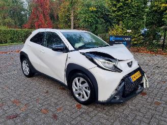 damaged passenger cars Toyota Aygo X 1.0 VVT-I  Airco 2022/9
