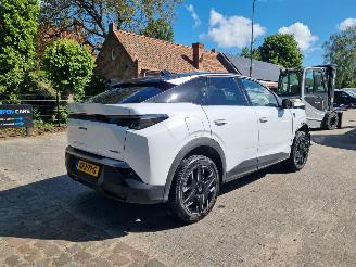 Damaged car Peugeot 3008 Hybrid 136 Aut. GT 2024/7