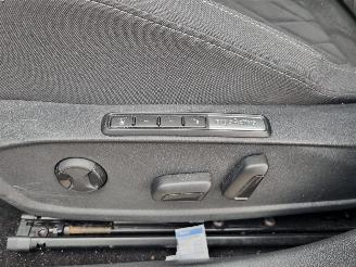 Volkswagen Golf eHybrid Pano Navi Led picture 16