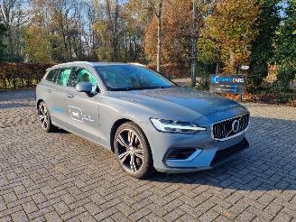 uszkodzony samochody osobowe Volvo V-60 T6 AWD Recharge 2022/6