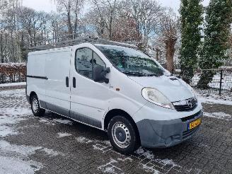 krockskadad bil auto Opel Vivaro 2.0 Cdti 2.9T L2h1 Airco 2008/1